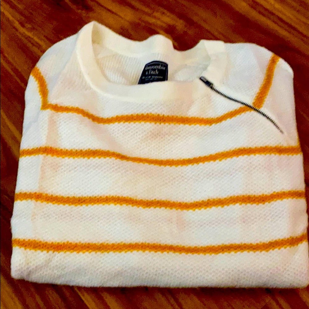 Abercrombie & Fitch Sweater